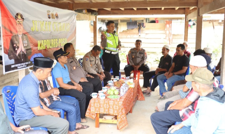 “Jumat Curhat”, Polres Poso Sambangi Warga Dusun Sipatuo