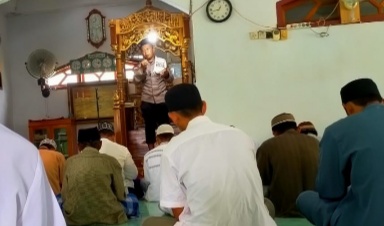 Hikmah Isra Mi’raj, Da’i Polri Khutbah Jumat di Masjid Al-Ikhlas Labuan