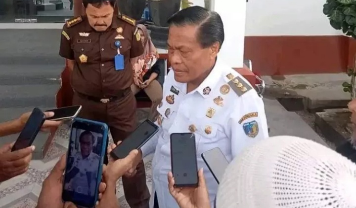 Selama 8 Jam Bupati Donggala dan DB Lubis CS Diperiksa Jaksa Agung Terkait Dugaan Suap Ke Oknum Jaksa