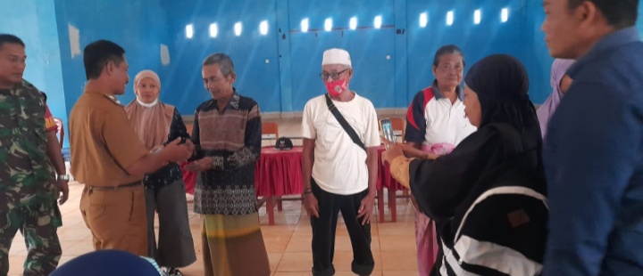 Pemdes Molores Serahkan BLT Tahap I 2023 Kepada 55 KK