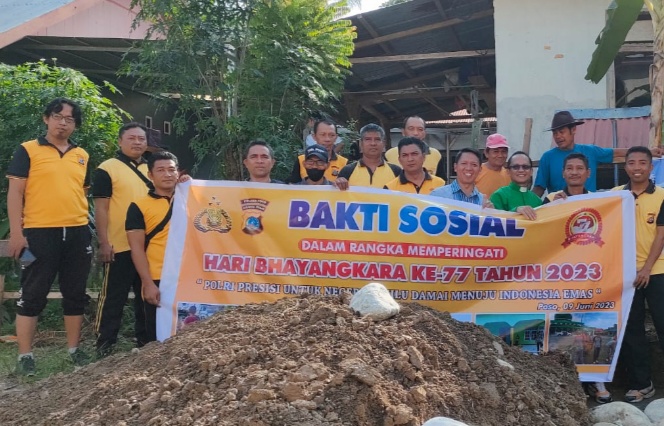 Sambut HUT Bhayangkara ke-77, Polsek Poso Kota Laksanakan Baksos di Dua Rumah Ibadah