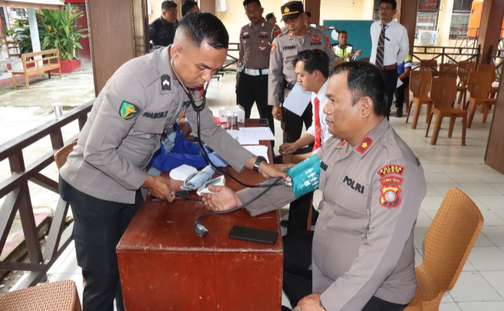 Sambut HUT Bhayangkara Ke-77, Polres Poso Gelar Donor Darah Libatkan 100 Peserta