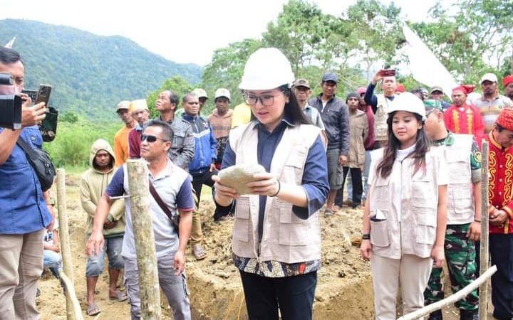 Bupati Poso Letakan Batu Pertama Pembangunan Puskesmas Pembantu Plus Desa Dongi-dongi