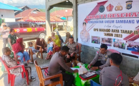 Satgas Madago Raya, Berikan Pengobatan Gratis di Desa Tokorondo