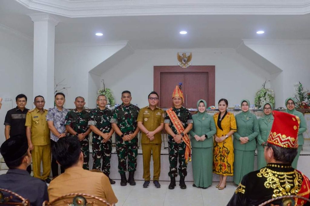 Pangdam XIII/Merdeka Mayjen TNI Chandra Wijaya, MA, Diangkat Jadi Tadulako Wawainia