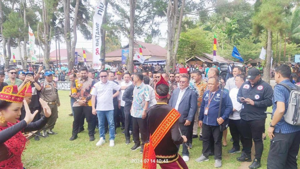Dihadiri Ribuan Pemuda, Gubernur Sulteng Buka PRPG ke 75 GKST