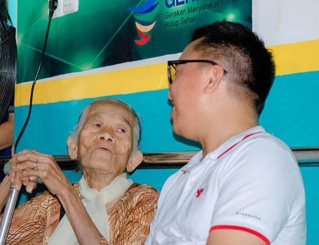 Bupati Delis Disambut Suka Cita Sejumlah Pasien di Puskesmas Beteleme