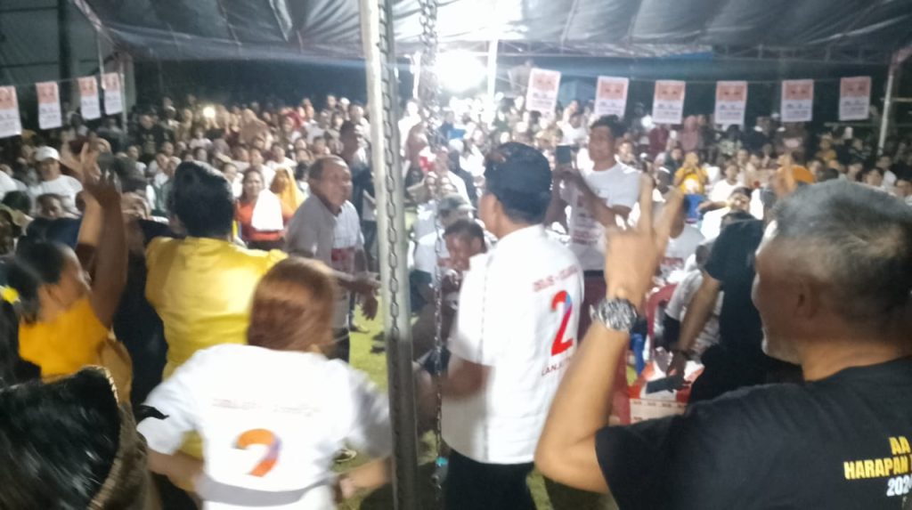 Di Tambarobone, Massa Membludak Hadiri dan Dengarkan Program Delis Djira
