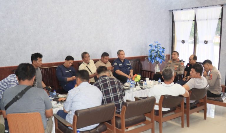 Kapolres Poso Eratkan Silaturahmi Bersama Wartawan