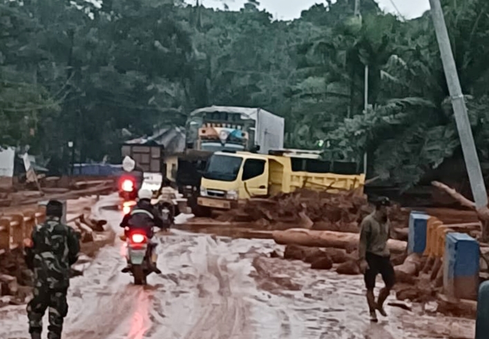 Banjir Bandang Landa Morowali Utara, Dua Rumah Warga Terseret Arus Namun Tidak Ada Korban Jiwa