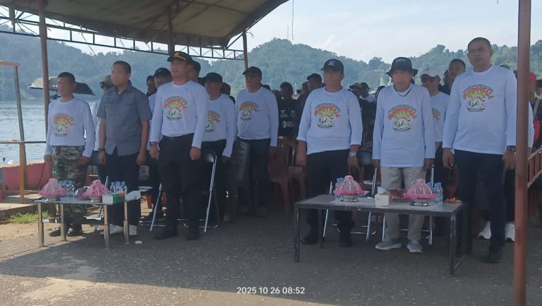 Morowali Utara Gelar Lomba Perahu Katinting Race dalam Rangkaian HUT ke-12