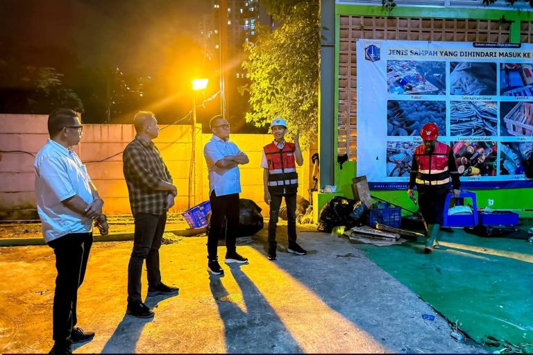 Cari Solusi Sampah, Bupati Delis Tinjau Teknologi Pemilah Otomatis di Menteng Atas Jakarta