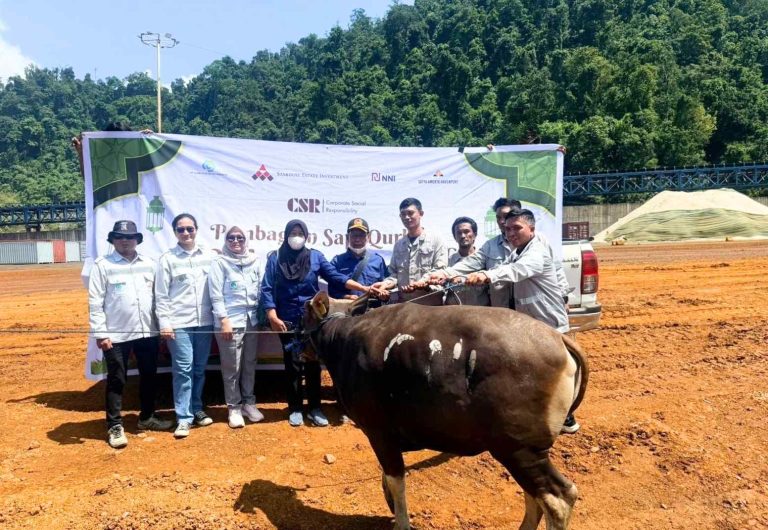 Sambut Idul Adha, PT GNI dan Tenant Kawasan Industri Salurkan Bantuan Sapi Kurban