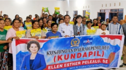 Perdana Sejak Desa Berdiri, Anggota DPR RI Ellen Pelealu Gelar Reses dan Temu Kangen di Era Morut