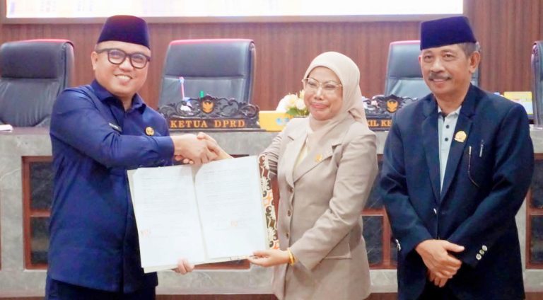 Bupati Delis dan Ketua DPRD Warda Dg Mamala Sepakati Perubahan APBD TA 2026